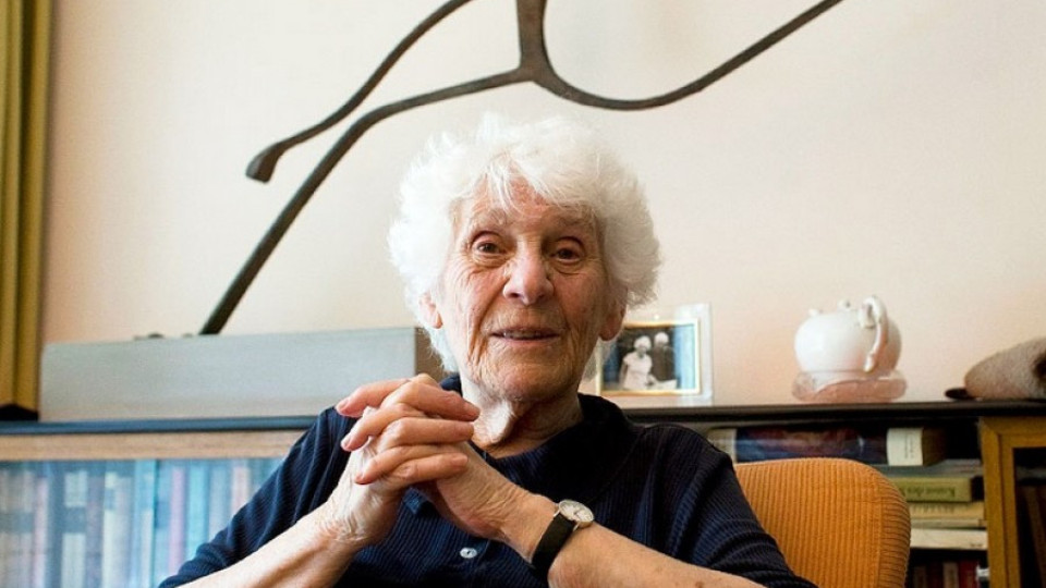 102-годишна баба защити докторска степен | StandartNews.com