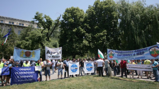 Протестиращите полицаи искат оставки