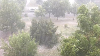 Буря, градушка и потоп в Димитровград (ВИДЕО)
