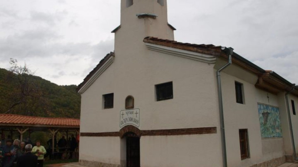 Възстановяват манастир от 12-и век | StandartNews.com