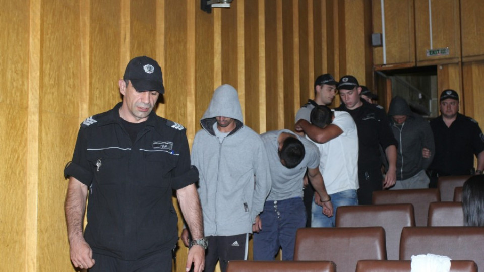 Съдът остави в ареста 4-та задържани за размириците в Орландовци | StandartNews.com