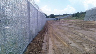 Отпуснаха допълнителни средства за оградата по българо-турската граница