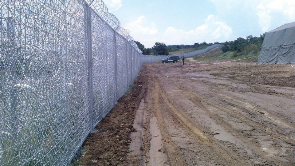 Отпуснаха допълнителни средства за оградата по българо-турската граница | StandartNews.com
