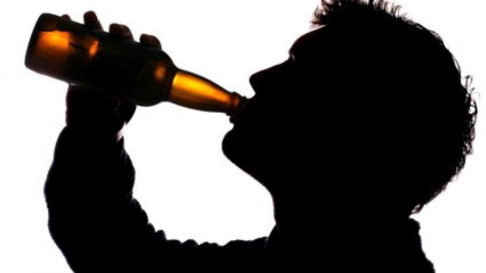 Отровен алкохол уби близо 30 души в Индия | StandartNews.com