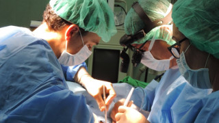Уникална операция спаси мъж с рак на ларинкса