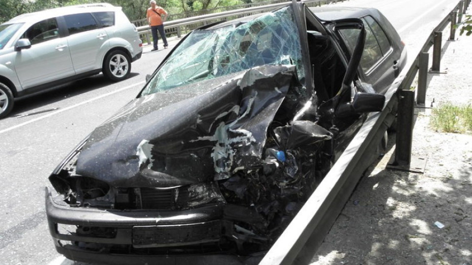 Сблъсък между камион и кола взе една жертва | StandartNews.com