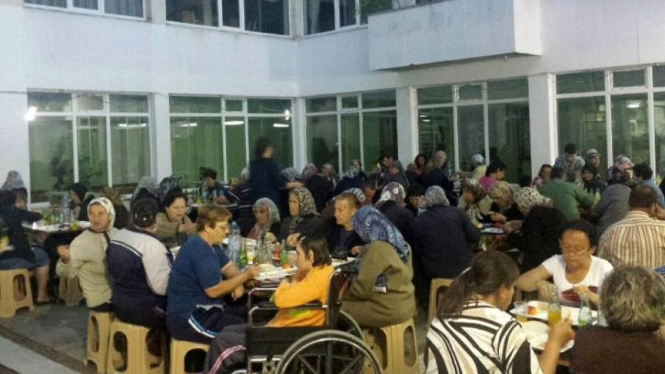 В Момчилград организират благотворителни вечери-ифтар  | StandartNews.com