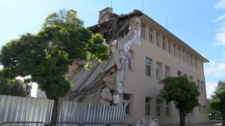 Досъдебно производство за падналата стена на гимназията в Казанлък 