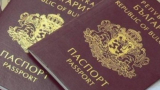 Спипаха група за издаване на фалшиви паспорти на бежанци