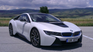 В бъдещето с BMW i8