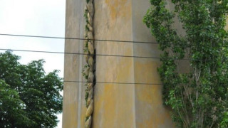 С плитка на спомените украсиха изоставена жп водна кула