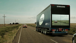 Безопасни камиони показват пътя пред тях (ВИДЕО) 