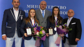 Кралев награди медалистките по самбо от Игрите в Баку 
