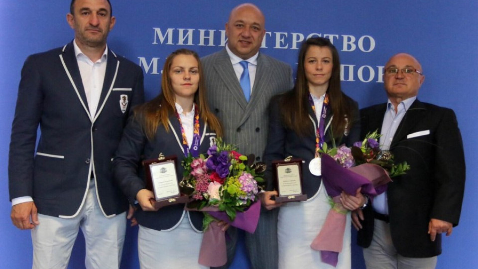 Кралев награди медалистките по самбо от Игрите в Баку  | StandartNews.com