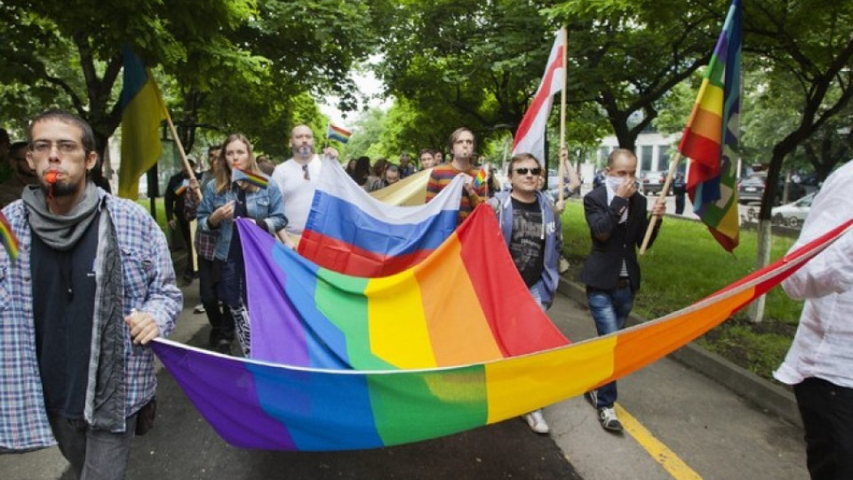 Светият синод: Не бъркайте свободата с гей парада | StandartNews.com
