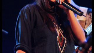 Инди Зара:  Когато пея, изгубвам контрол 