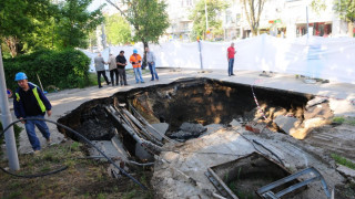 До две седмици става ясна причината за пропадането на бул. "Черни връх"