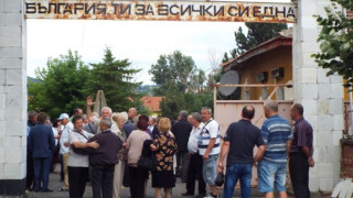 Военни се събраха на среща в поделението в Момчилград