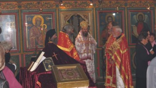 И чужденци почетоха 180-г. на църква