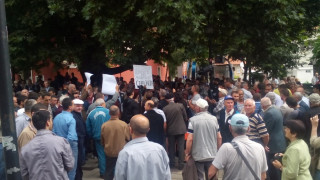 Мюсюлмани протестираха пред Куршум джамия  