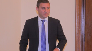 Горанов спря бизнес класата на чиновниците (ОБЗОР)