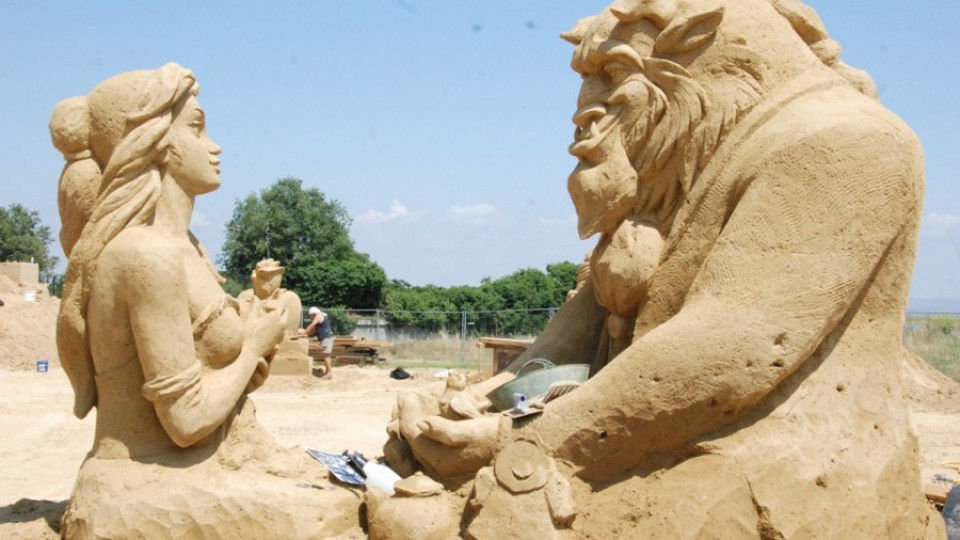 Откриват пясъчния фестивал в Бургас с шоу спектакъл | StandartNews.com