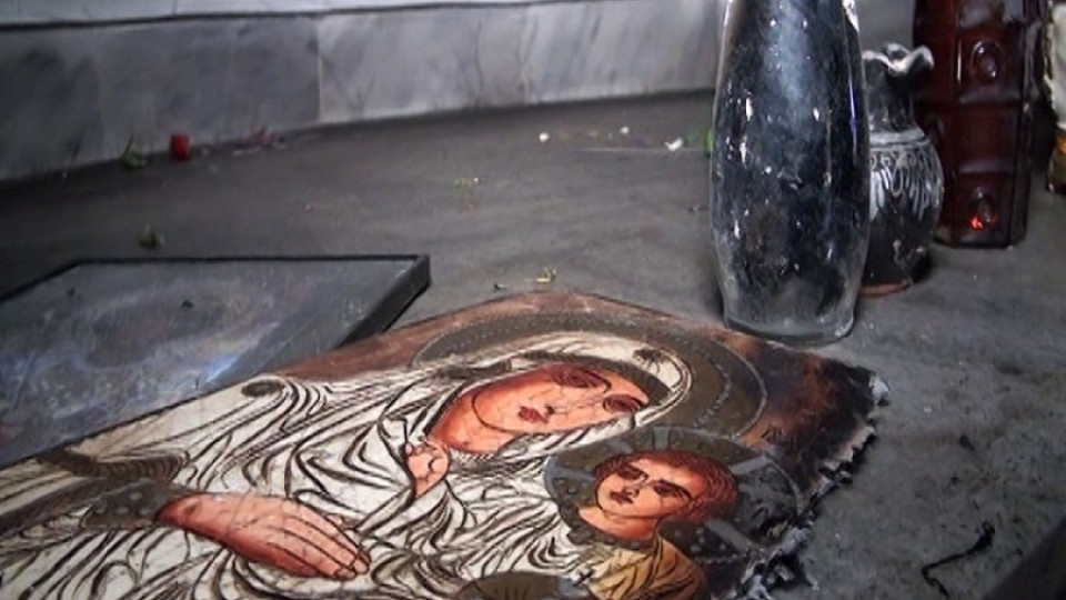 Само икони на Св. Георги оцеляха в огнен ад (ОБЗОР) | StandartNews.com