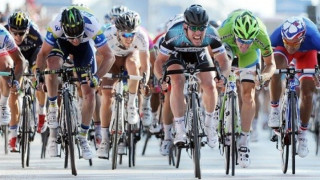 Инцидент на "Тур дьо Франс", 20 колоездачи пострадаха (ВИДЕО)
