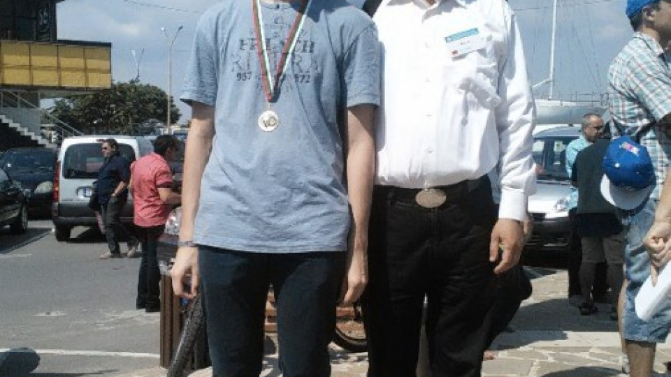 Кърджали награди свой математик за успех в международен турнир | StandartNews.com