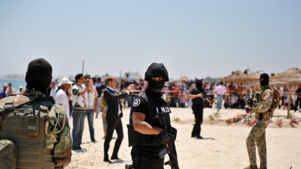 Тунис вдига стена по границата с Либия | StandartNews.com