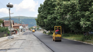 Асфалтират над 17 км пътища в Разлог