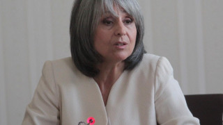 Маргарита Попова пред микрофона на Беновска