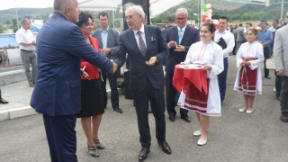 Кафе с благодаря за Бойко и Местан (ОБЗОР)