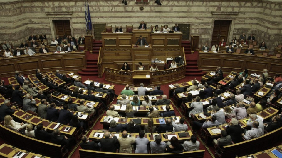 Гръцкият парламент одобри новите реформи на Ципрас | StandartNews.com