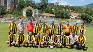 Футболисти  ветерани участваха в международен турнир в Ардино 
