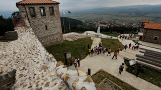 Само родни екскурзоводи ще показват чудесата ни 