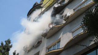 Евакуираха хора от блок в Русе заради пожар