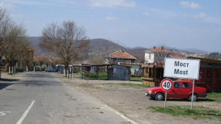 Мотриса се запали на гарата в село Мост, няма пострадали  