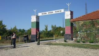 Албански военни участваха в учение на база Ново село