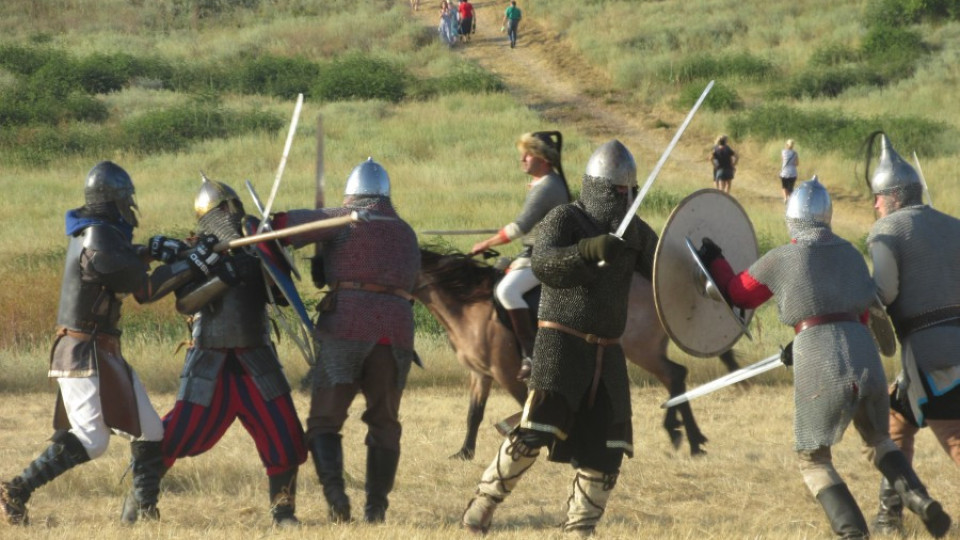 Войската на хан Кардам превзе крепостта "Маркели" | StandartNews.com