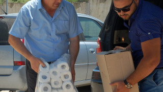 Депутат от ДПС с подаръци за бежанците в Пъстрогор за Рамазан Байрям