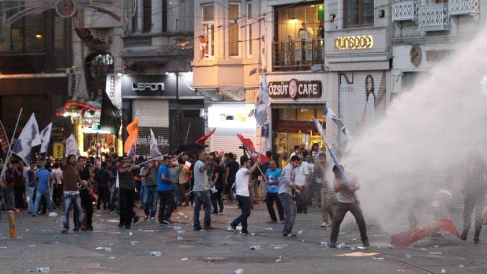 ВИДЕО: Истанбул настръхна след атентата в Суруч  | StandartNews.com