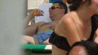 Груевски на плаж с очила за $60 000