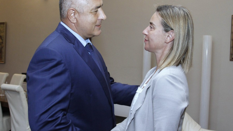 Борисов и Могерини обсъдиха бежанците и кризата в Гърция | StandartNews.com