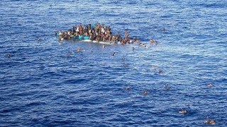 Десетки загинали емигранти в Средиземно море