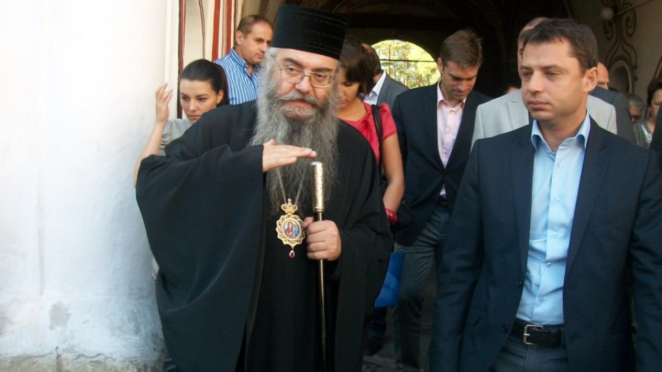 Игуменът на Рилския манастир: Молим се пожарът да бъде потушен скоро! | StandartNews.com