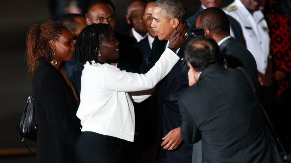 Обама вечеря с баба си в Кения  | StandartNews.com