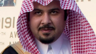 Саудитският крал води 1000 души във Франция