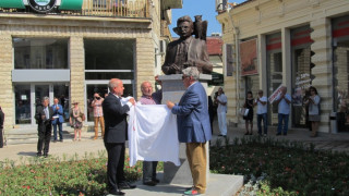 Русе с паметник на Канети