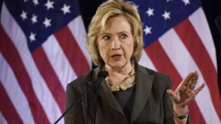Клинтън отрече да е обменяла секретна информация чрез личната си поща